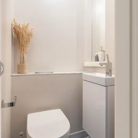 Apartment Before Requesting A B00klng, Please Read Inf0 Below About 0wner And Apartment, Otherwise Your B00klng Will Not Be Accepted --an Atmospheric